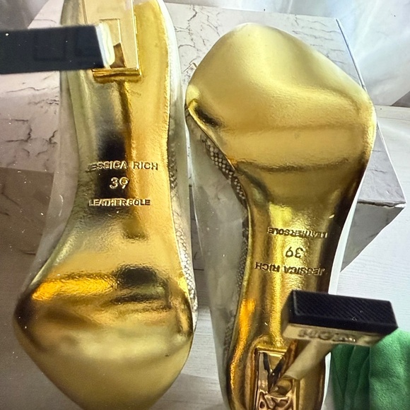 Jessica Rich White and Gold Heels - Picture 10 of 16